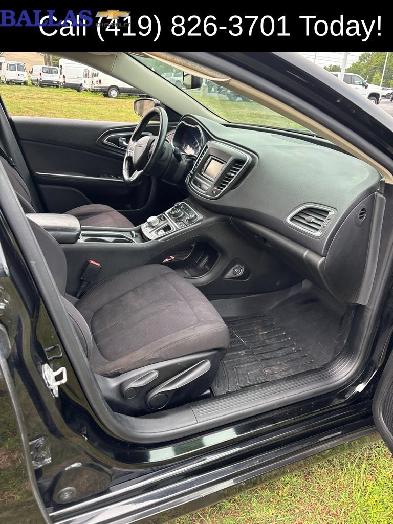 Used 2015 Chrysler 200 Limited w/ Convenience Group FWD image 7