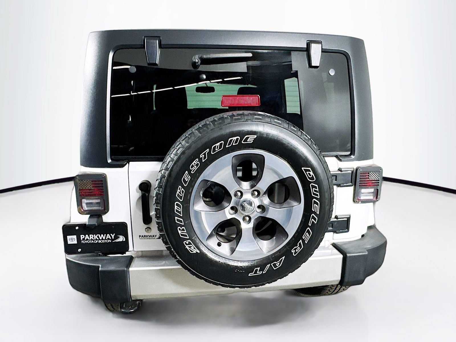 Used 2018 Jeep Wrangler Unlimited Sahara w/ Connectivity Group image 6