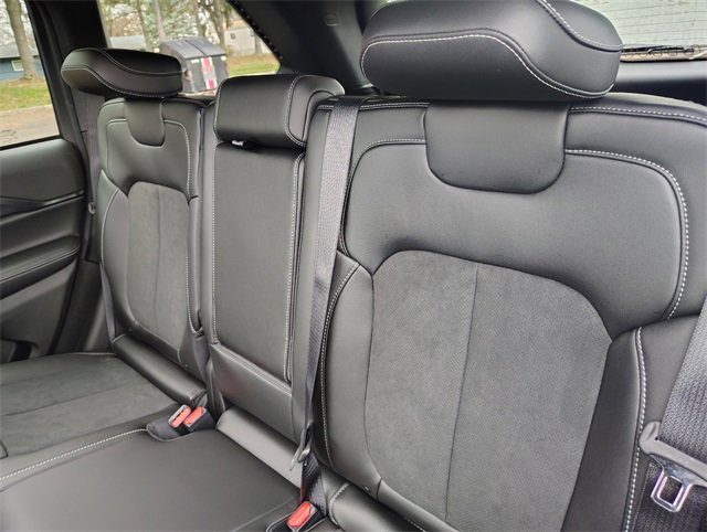 New 2025 Jeep Grand Cherokee Altitude image 5