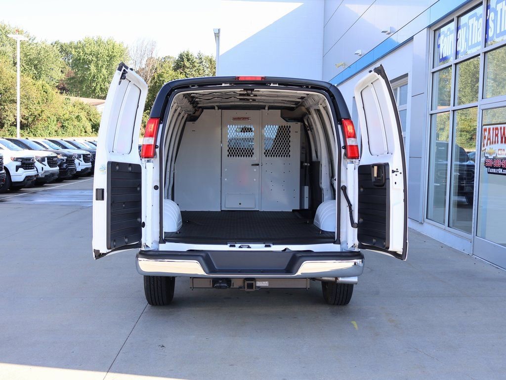 New 2025 Chevrolet Express 3500 Extended w/ Driver Convenience Package image 20