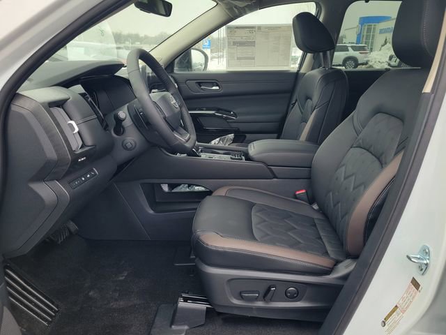 New 2026 Nissan Pathfinder Platinum w/ Cargo Package image 13