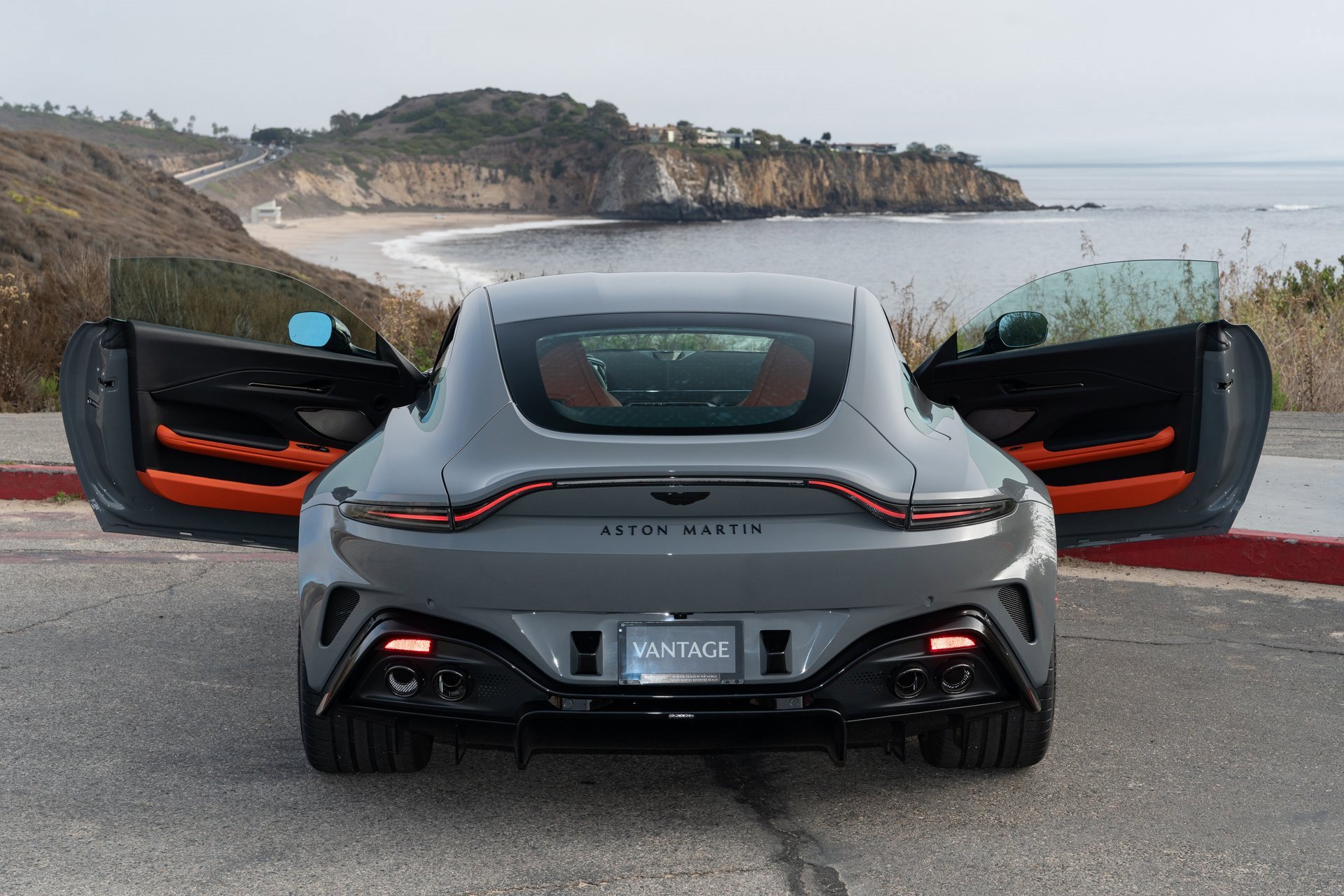 Used 2025 Aston Martin V8 Vantage Coupe image 7