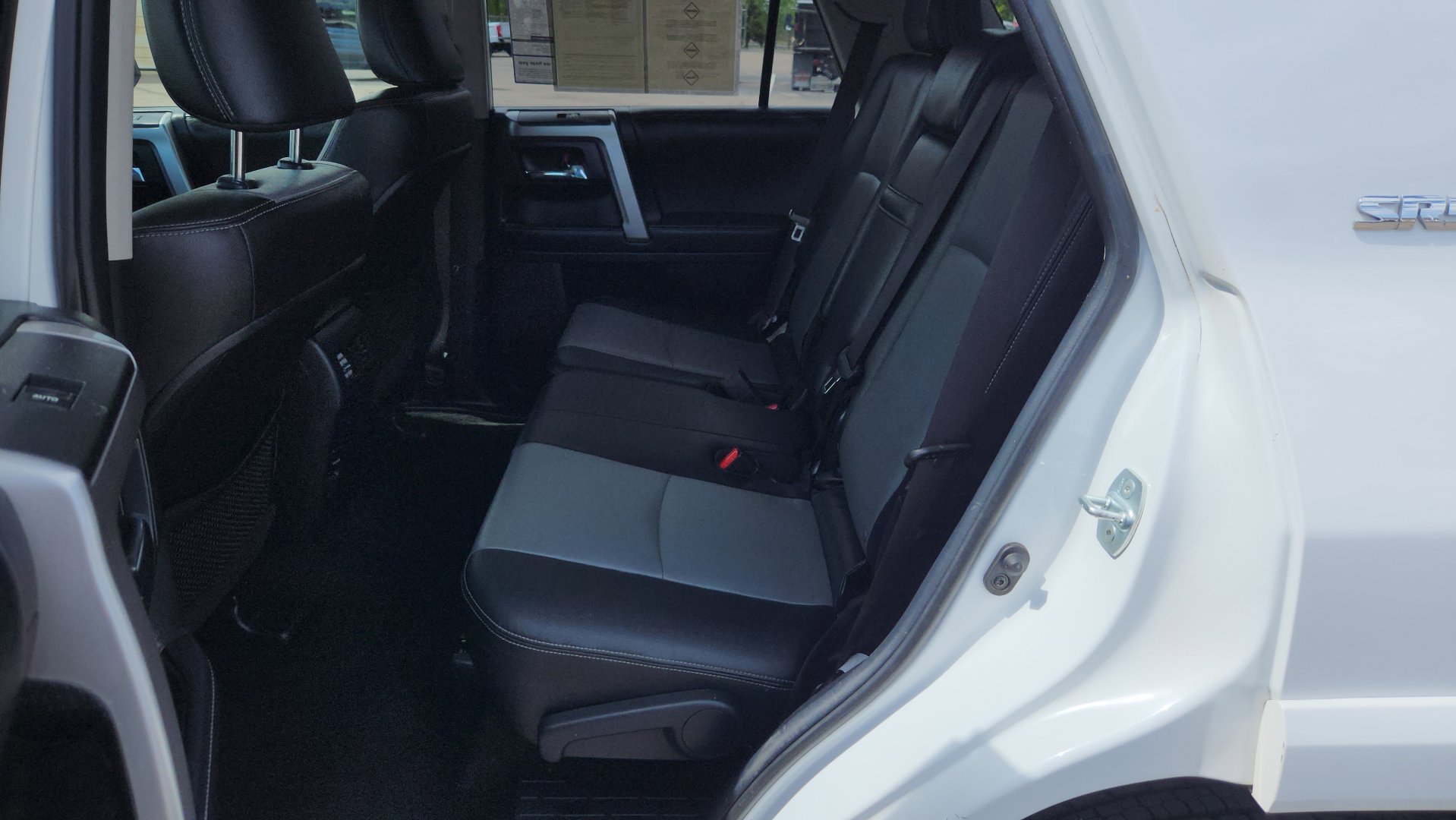 Used 2018 Toyota 4Runner SR5 Premium AWD/4WD image 26