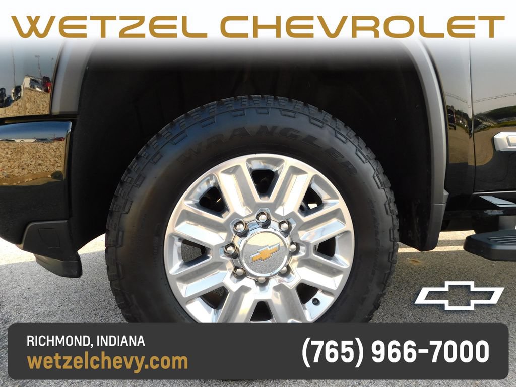 Used 2025 Chevrolet Silverado 2500 High Country w/ Technology Package AWD/4WD image 14