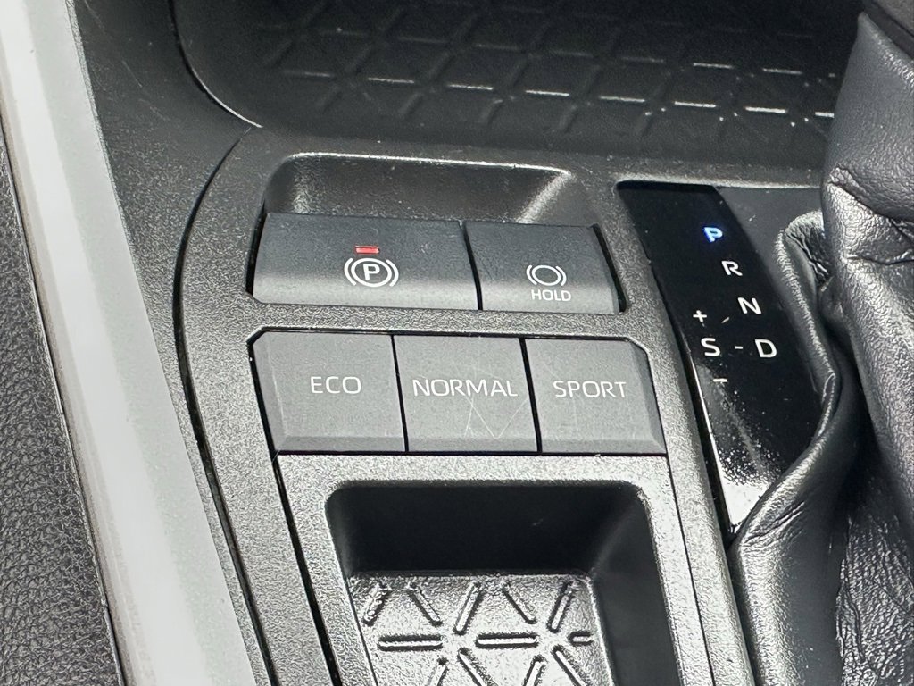 Used 2023 Toyota RAV4 XLE image 28