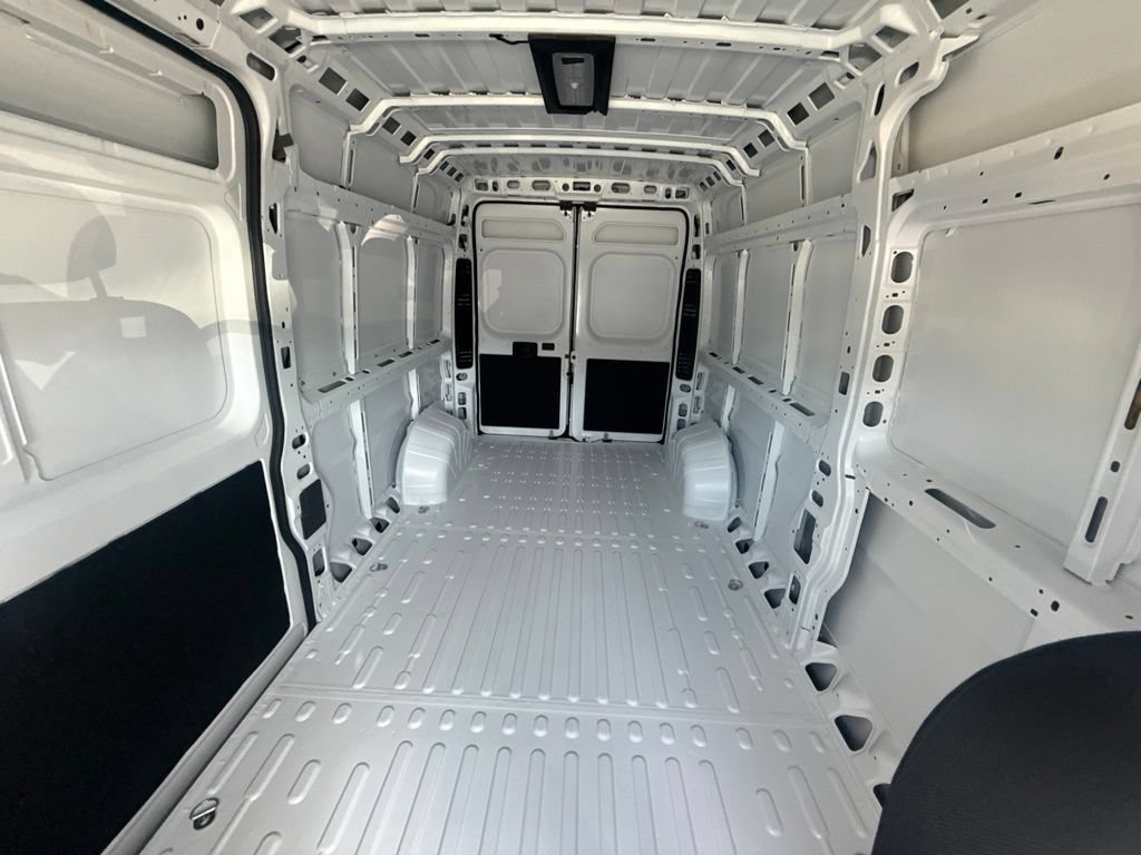 Used 2025 RAM ProMaster 2500 w/ Convenience Group FWD image 10