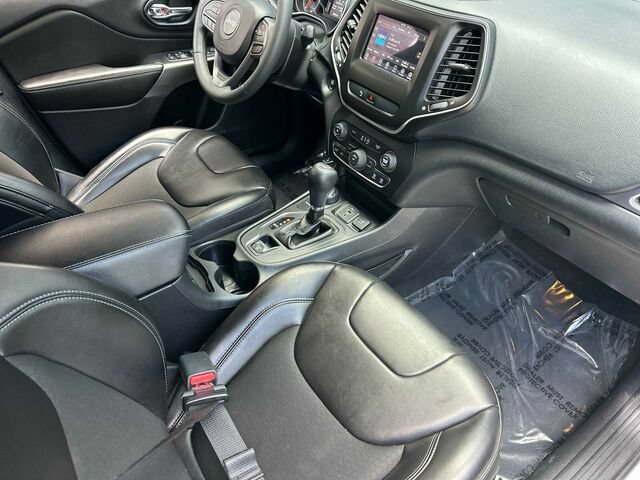 Used 2020 Jeep Cherokee Latitude Plus AWD/4WD image 18