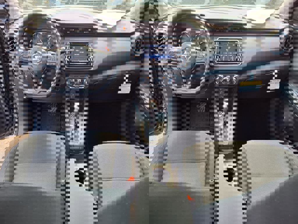 New 2025 Nissan Kicks Play S image 7