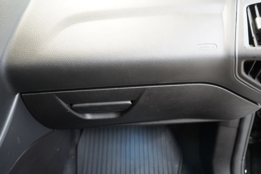 Used 2014 Ford Focus SE w/ SE Winter Package FWD image 36