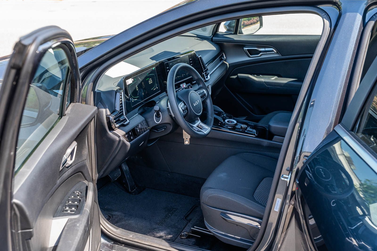 Used 2025 Kia Sportage LX AWD/4WD image 17
