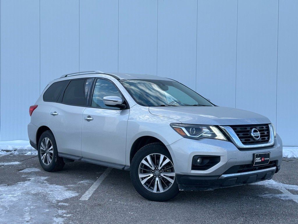 Used 2020 Nissan Pathfinder SV image 6