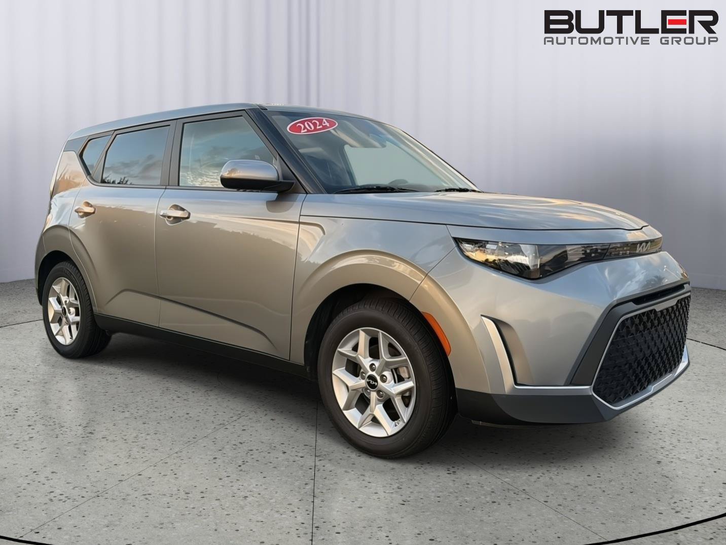 Used 2024 Kia Soul LX w/ Option Group 015 FWD image 8