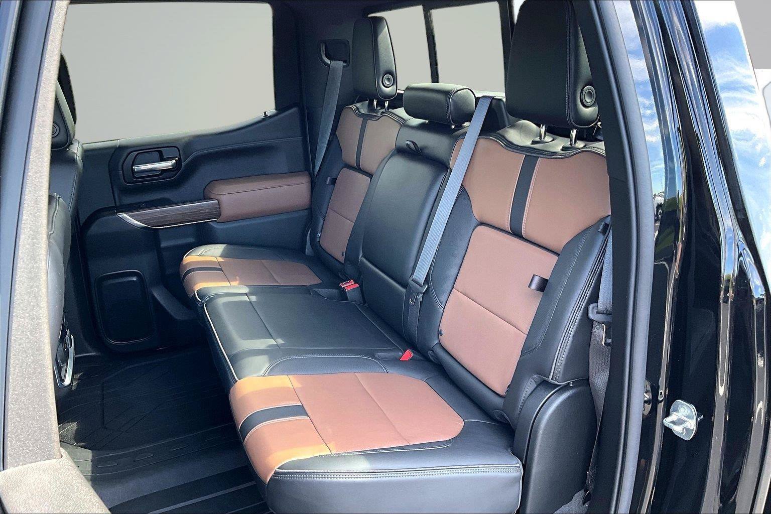 Used 2021 Chevrolet Silverado 1500 High Country AWD/4WD image 27