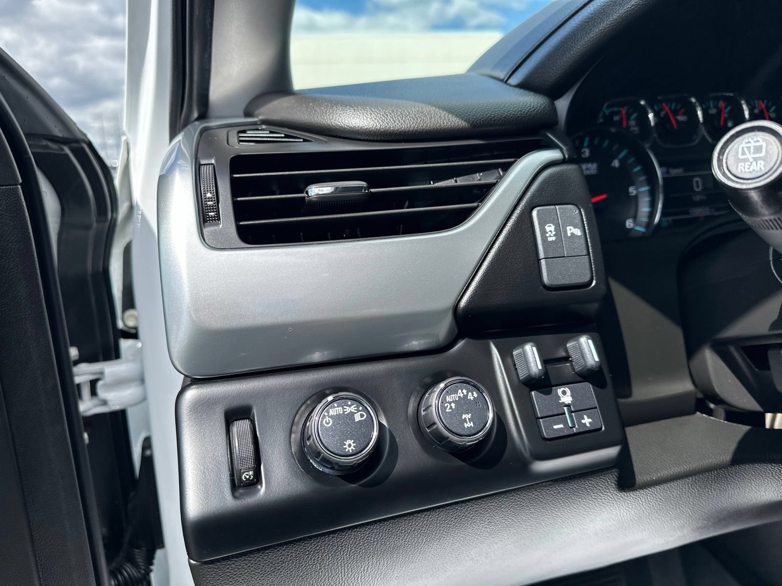 Used 2017 Chevrolet Tahoe LS w/ All-Season Package AWD/4WD image 15