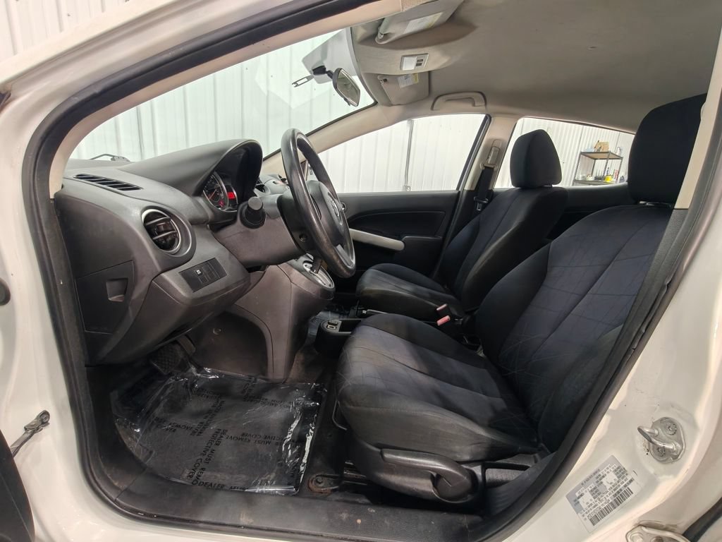Used 2014 MAZDA MAZDA2 Sport FWD image 23