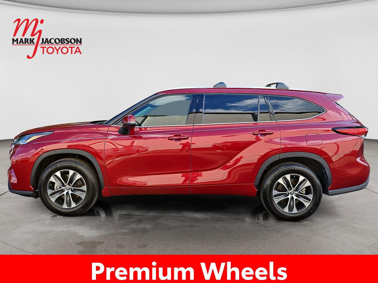 Used 2022 Toyota Highlander XLE FWD image 15