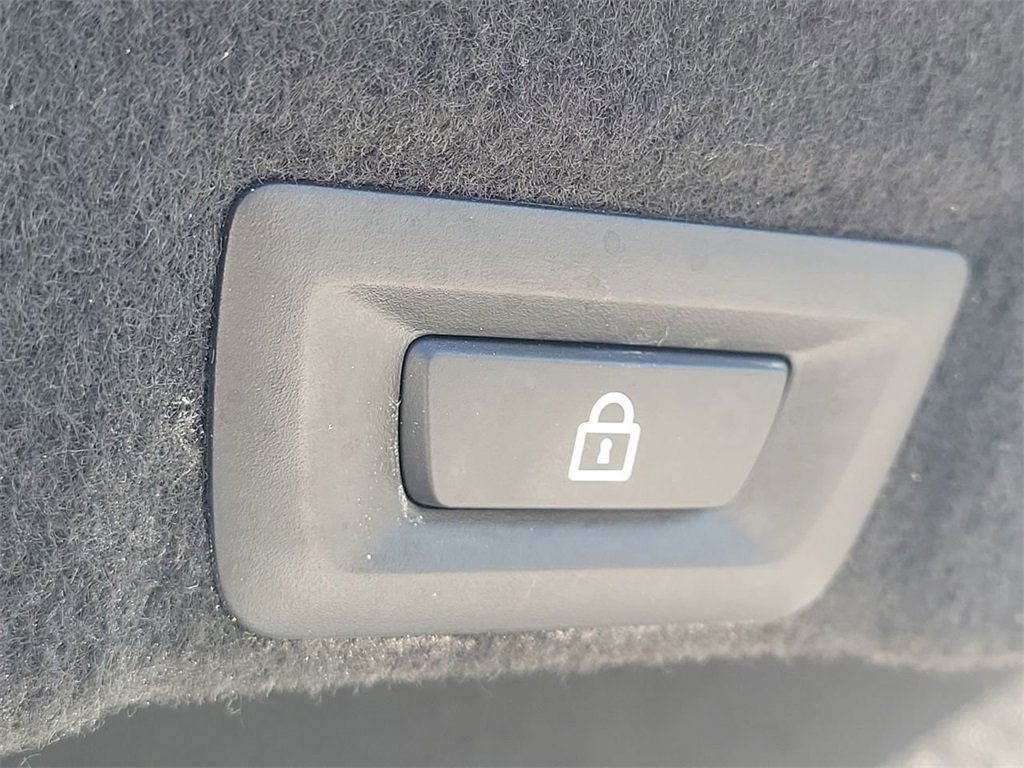 Used 2016 BMW 640i Gran Coupe image 12