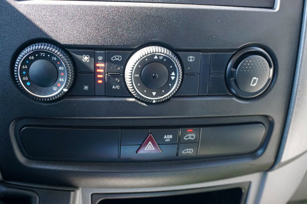 Used 2015 Mercedes-Benz Sprinter 2500 image 23