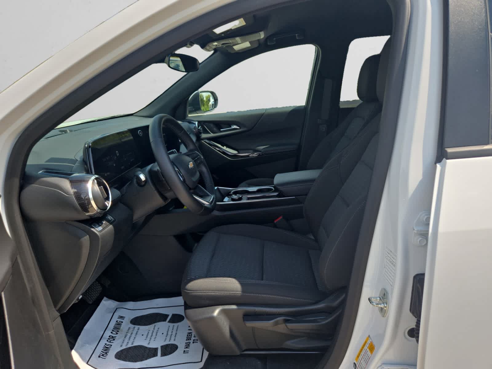 Used 2026 Chevrolet Equinox LT FWD image 9