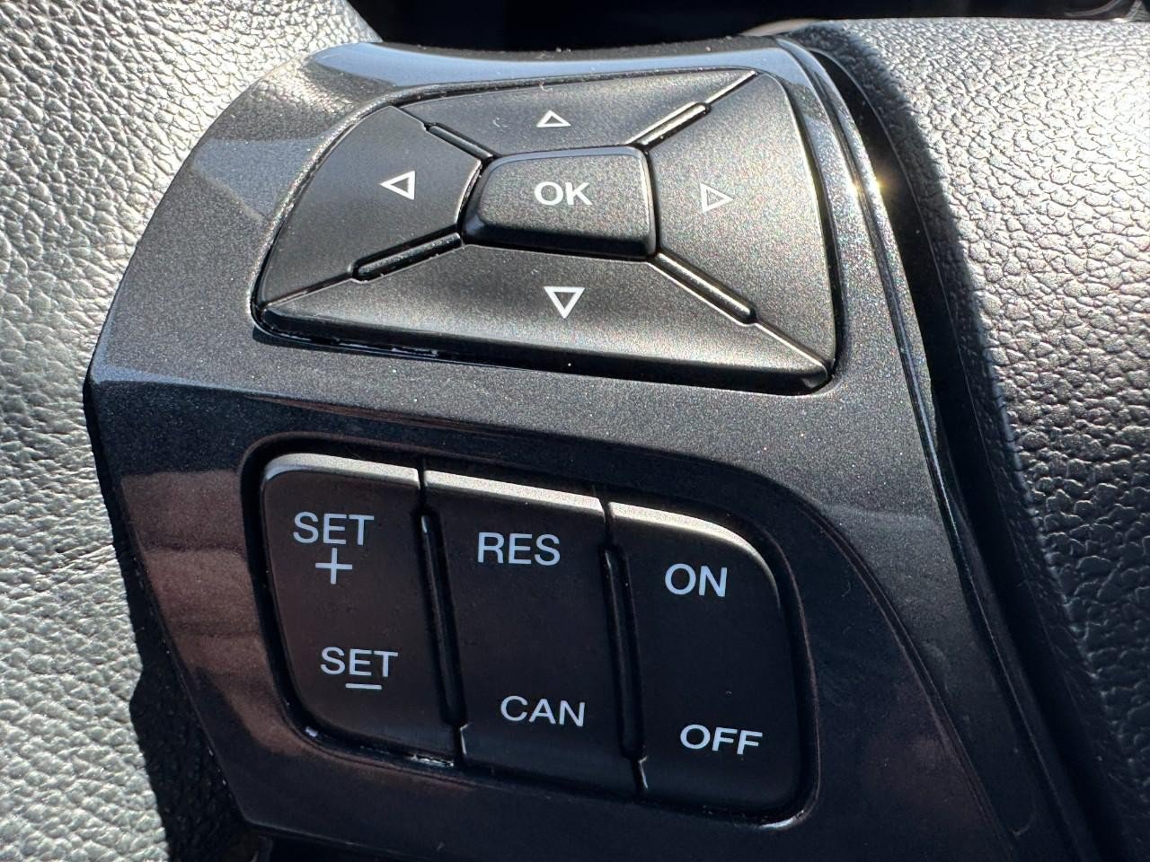 Used 2018 Ford Explorer XLT w/ Equipment Group 202A FWD image 17