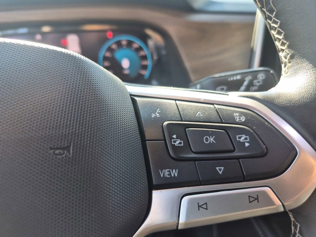 Used 2025 Volkswagen Atlas SE FWD image 16