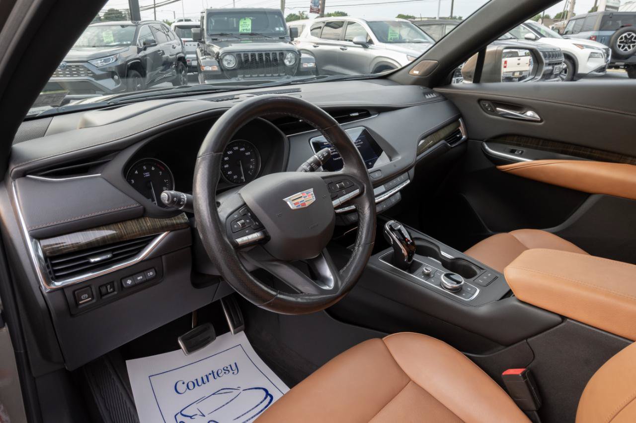 Used 2020 Cadillac XT4 Sport AWD/4WD image 14
