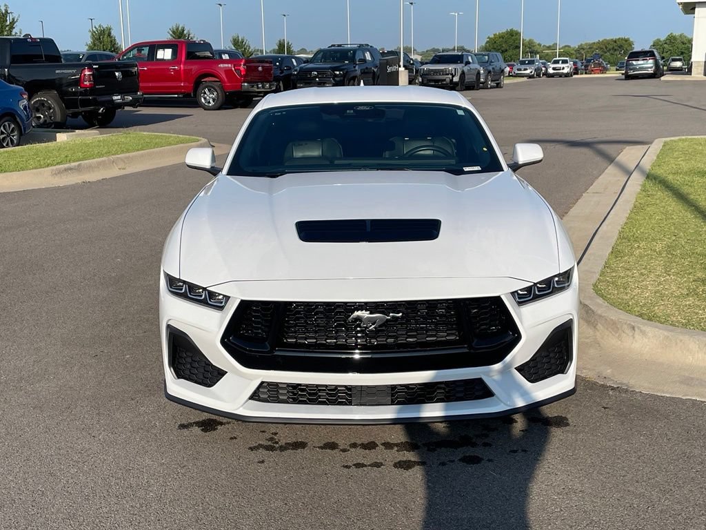 Used 2025 Ford Mustang GT Premium RWD image 2
