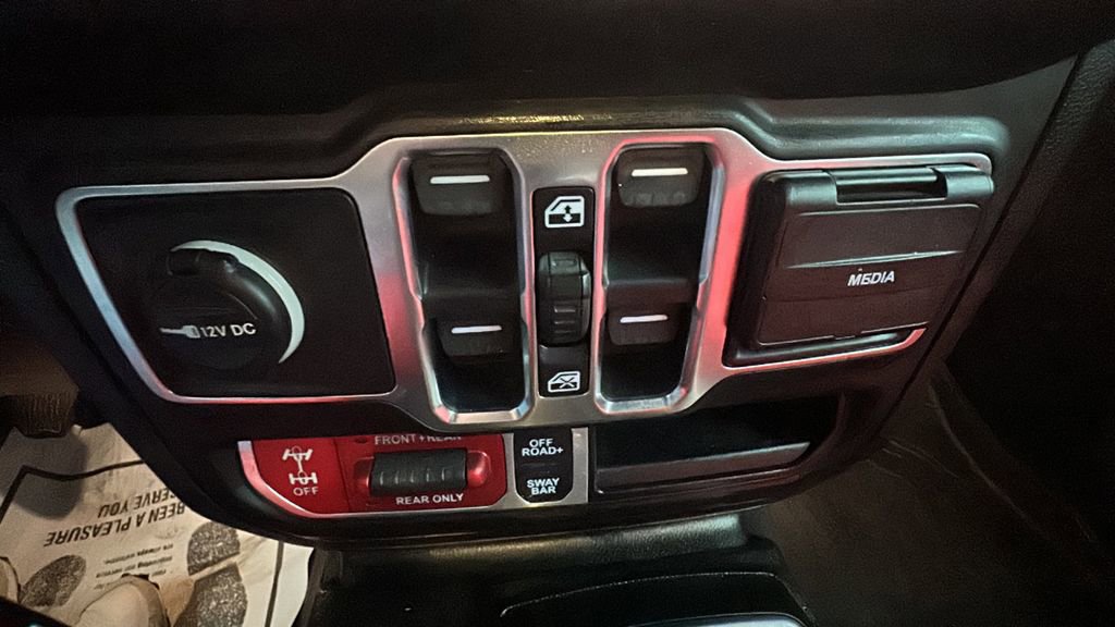 Used 2020 Jeep Gladiator Rubicon image 23