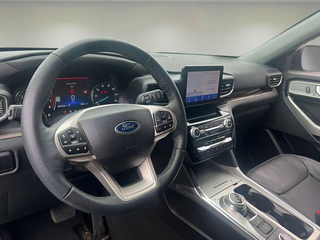 Used 2023 Ford Explorer Limited AWD/4WD image 11