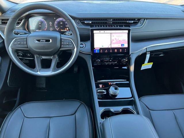 New 2025 Jeep Grand Cherokee Limited w/ Black Appearance Package image 3