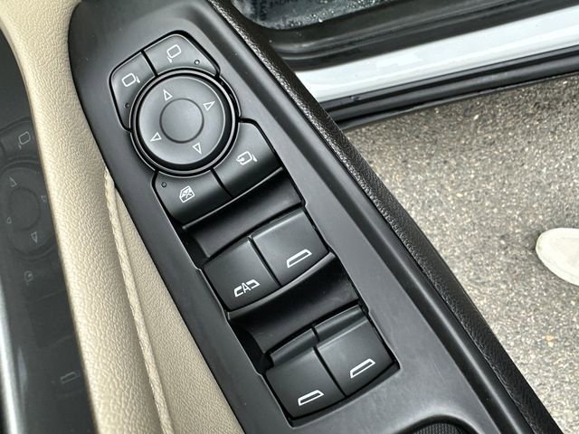 Used 2023 Chevrolet Traverse LT w/ LT Premium Package AWD/4WD image 29