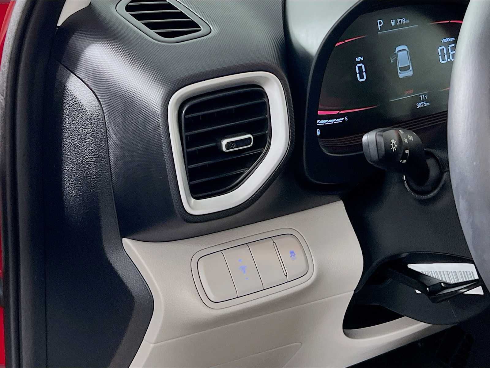 Certified 2026 Hyundai Venue SEL FWD image 10