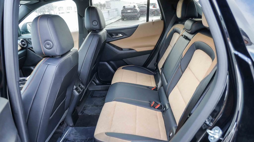 Used 2025 Chevrolet Equinox ACTIV w/ Safety and Technology Package FWD image 22