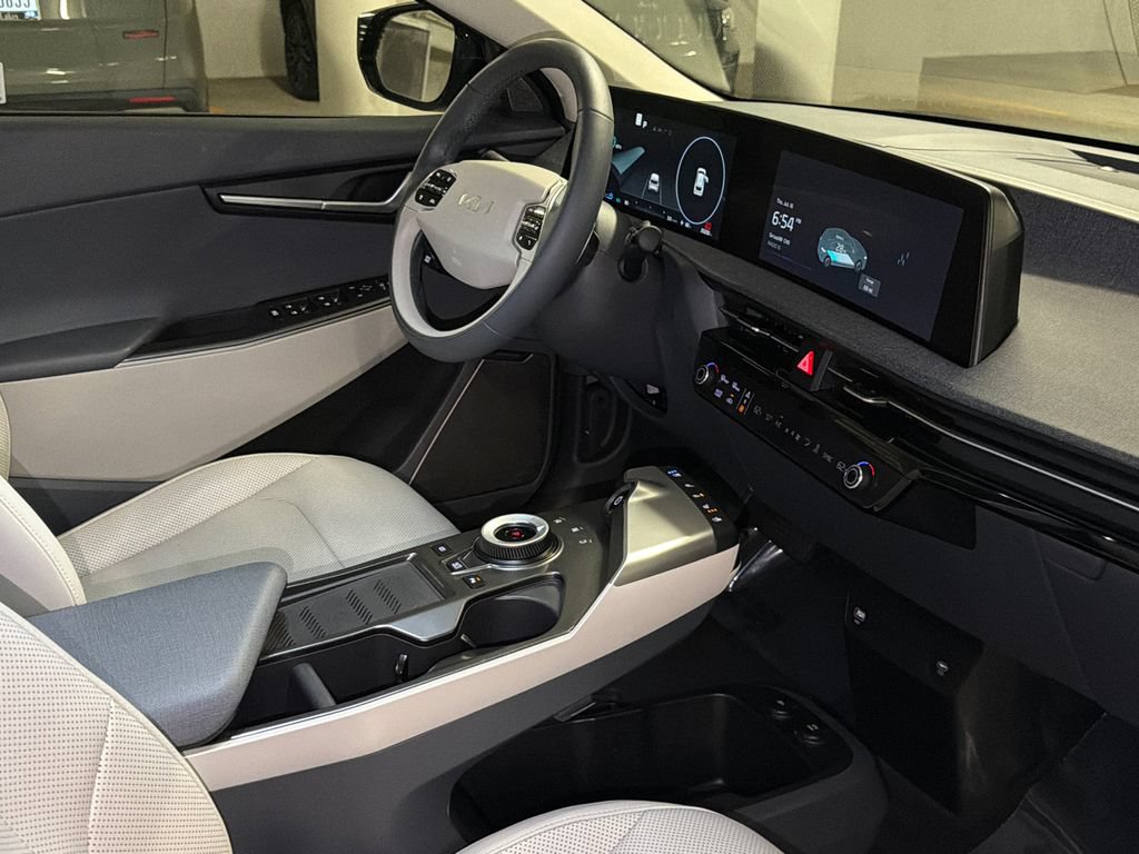 Certified 2023 Kia EV6 Wind w/ Wind Technology Package AWD/4WD image 13