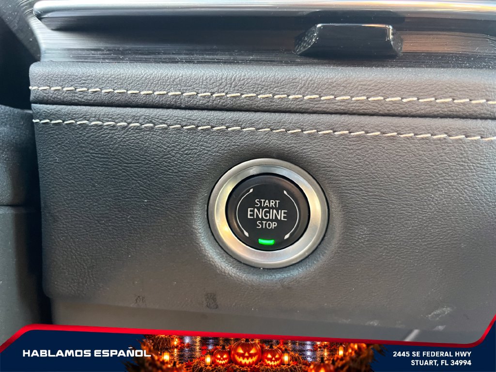 Used 2025 Cadillac Escalade Premium Luxury AWD/4WD image 25
