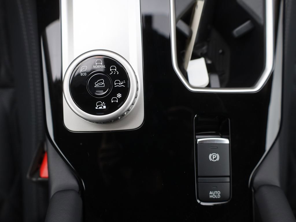 New 2025 Mitsubishi Outlander SEL image 28