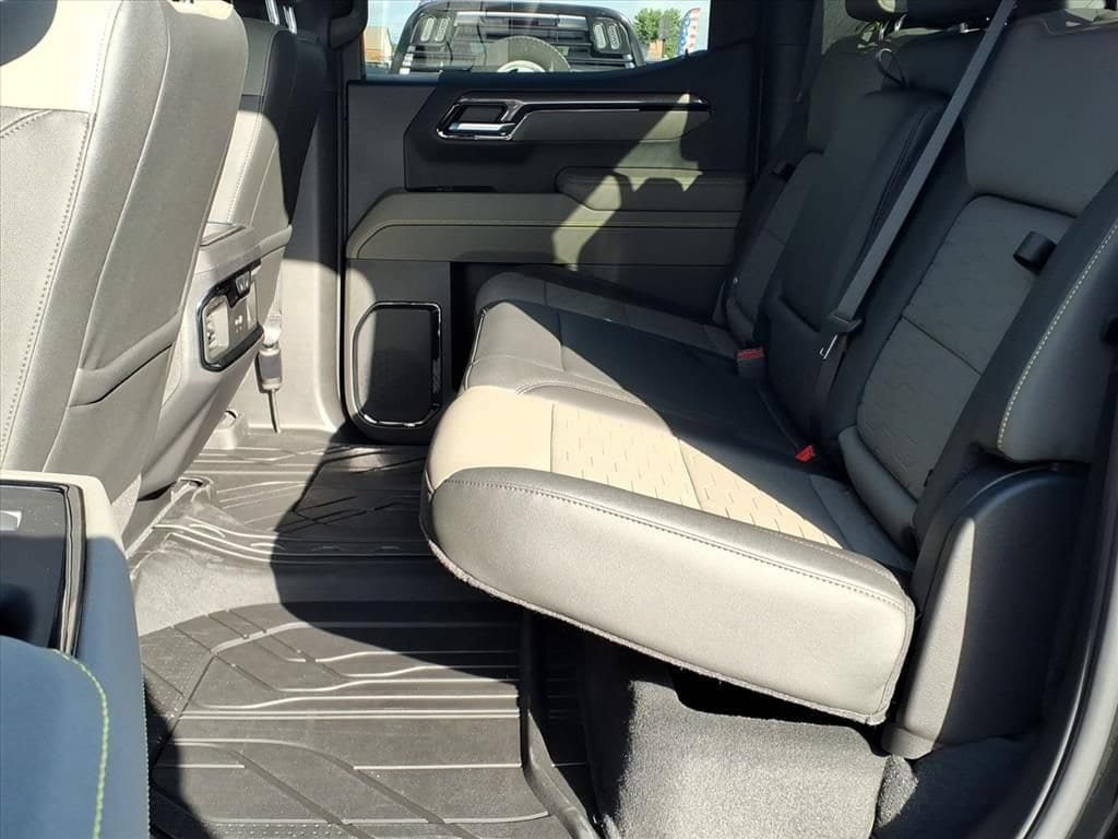 New 2026 Chevrolet Silverado 1500 ZR2 AWD/4WD image 18