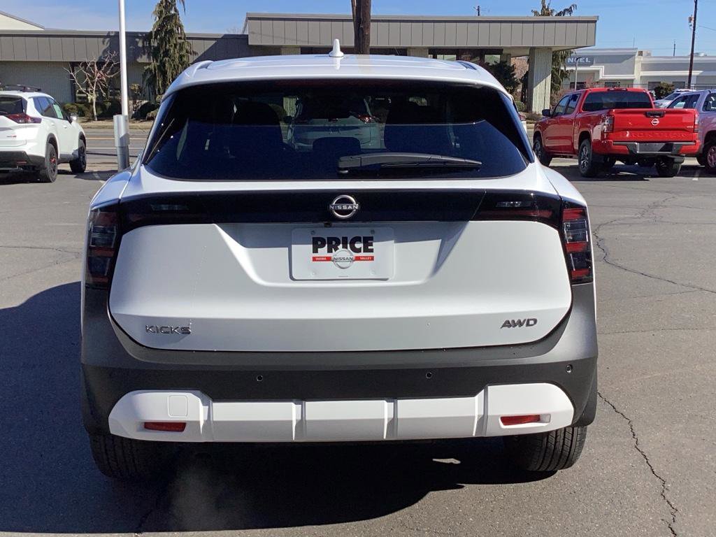 New 2025 Nissan Kicks SV w/ Charging Package image 4