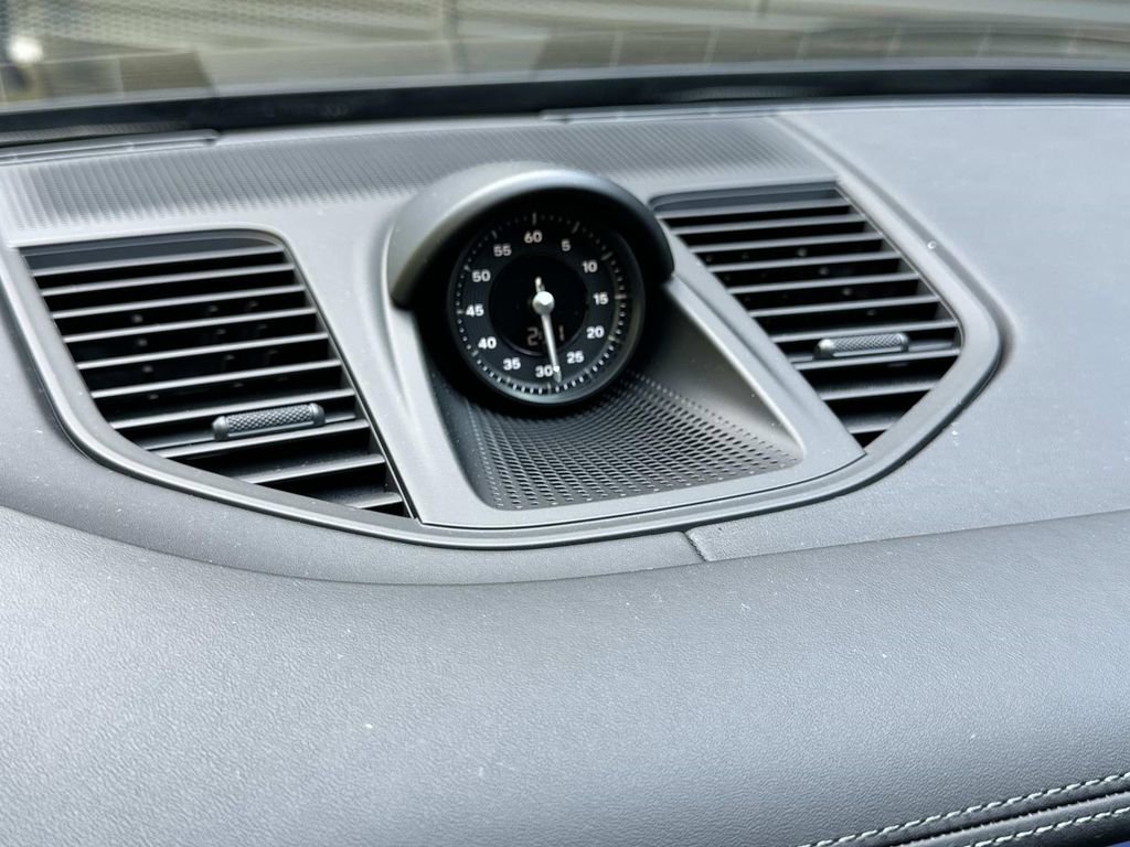 New 2025 Porsche Panamera 4 image 21