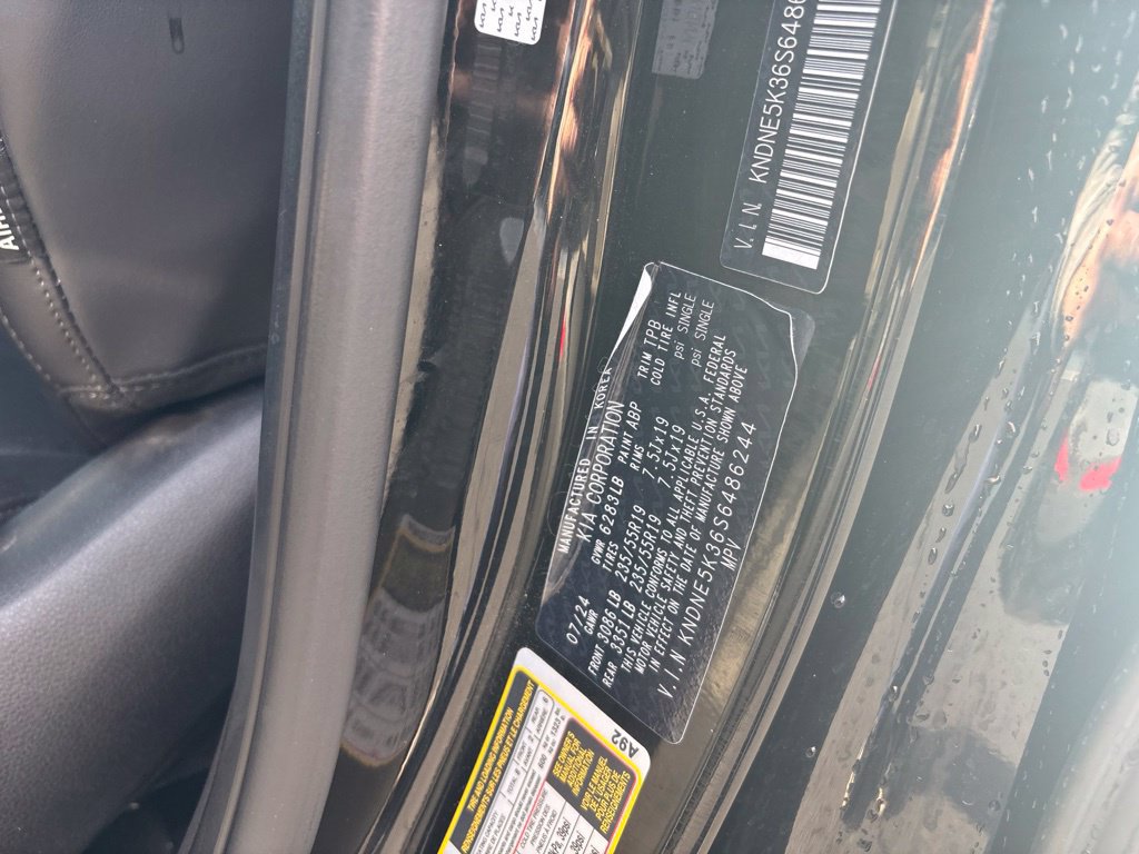 Certified 2025 Kia Carnival SX FWD image 7