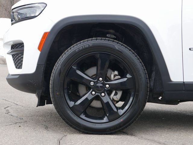Used 2023 Jeep Grand Cherokee Altitude image 10