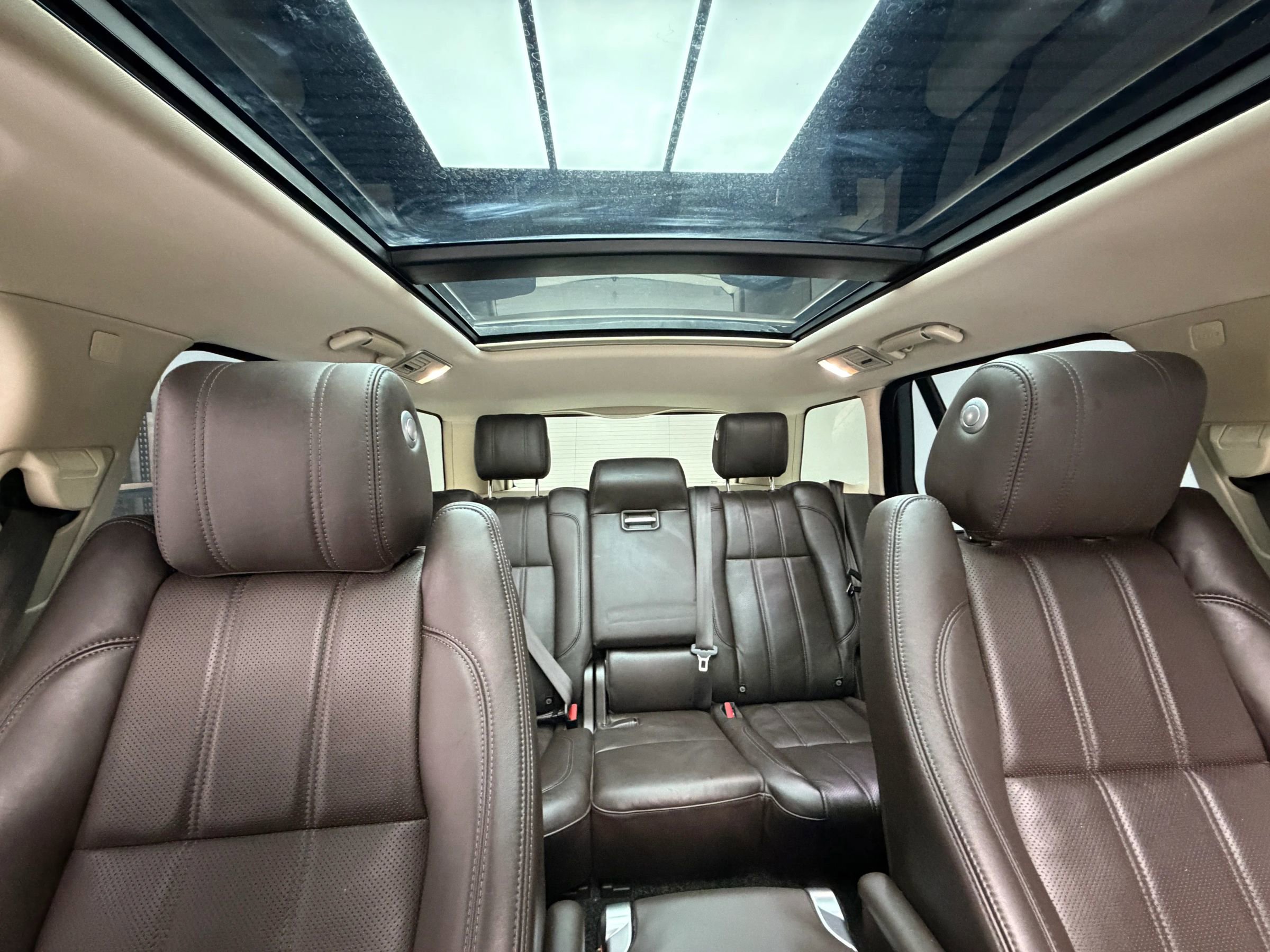 Used 2017 Land Rover Range Rover HSE image 9