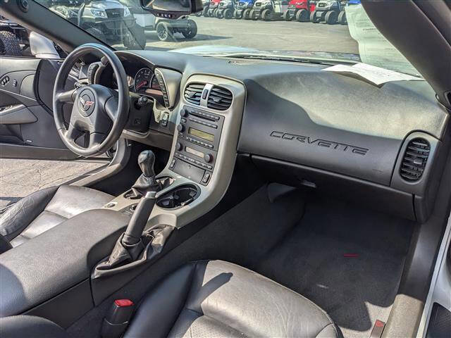 Used 2005 Chevrolet Corvette Convertible w/ Preferred Equipment Group image 12