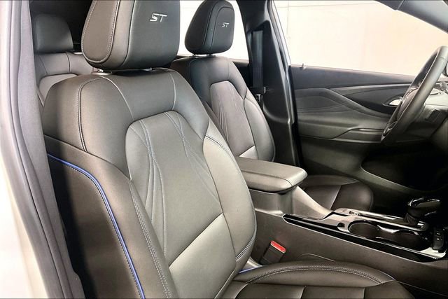 Used 2025 Buick Envista Sport Touring image 7
