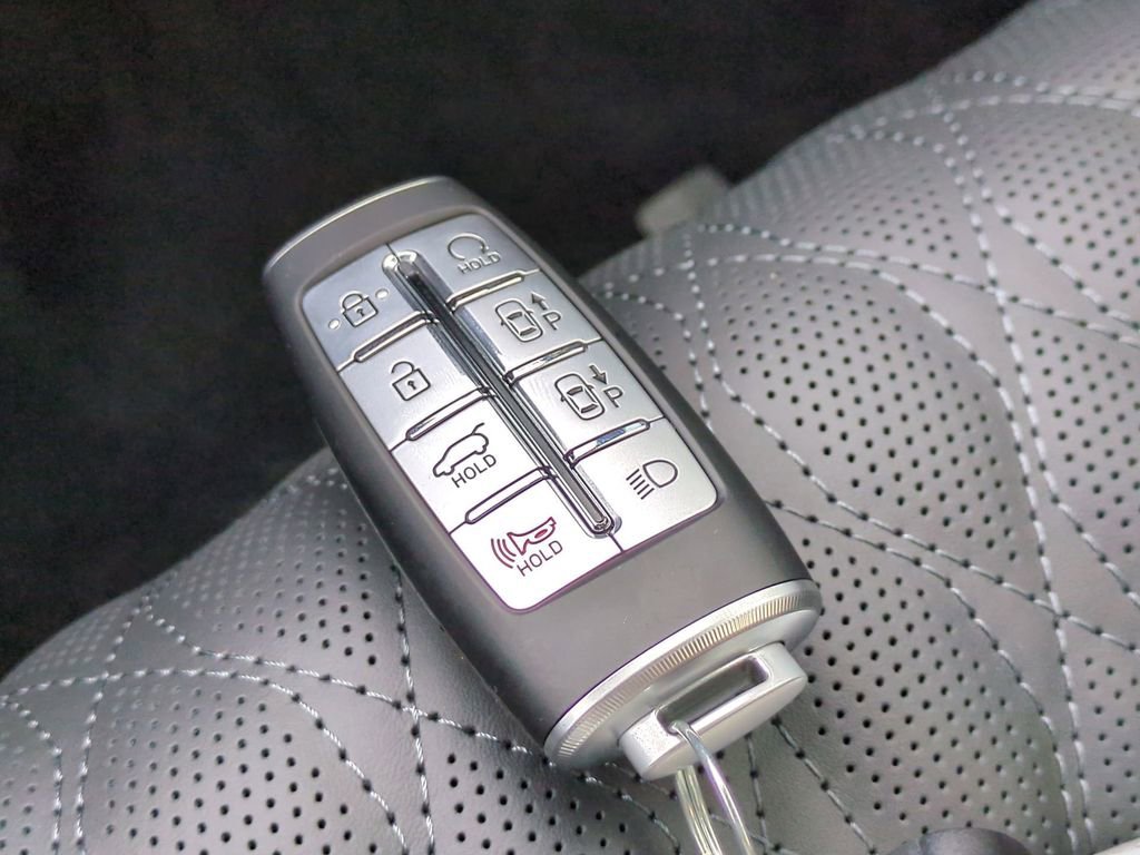 Used 2025 Genesis GV70 3.5T Sport w/ Sport Advanced Package image 30