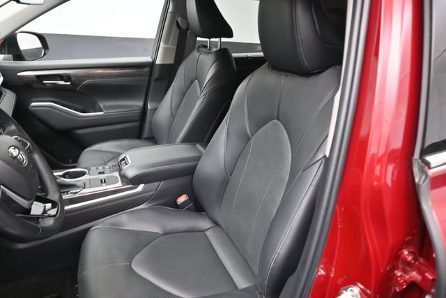 Used 2023 Toyota Highlander Limited FWD image 33