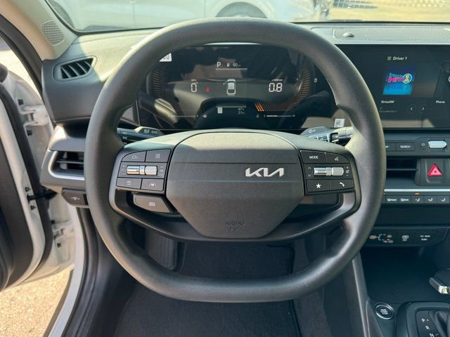 New 2025 Kia K4 LXS FWD image 24