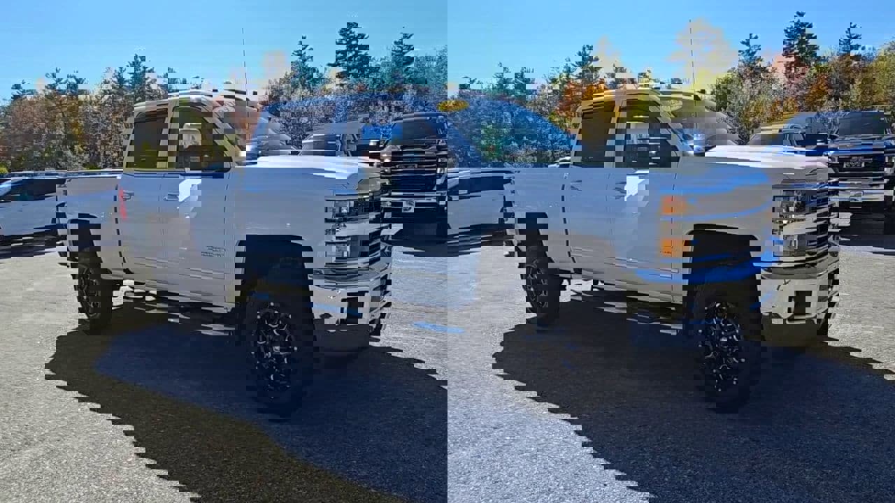 Used 2019 Chevrolet Silverado 2500 LTZ w/ Vortec Plus Package image 38