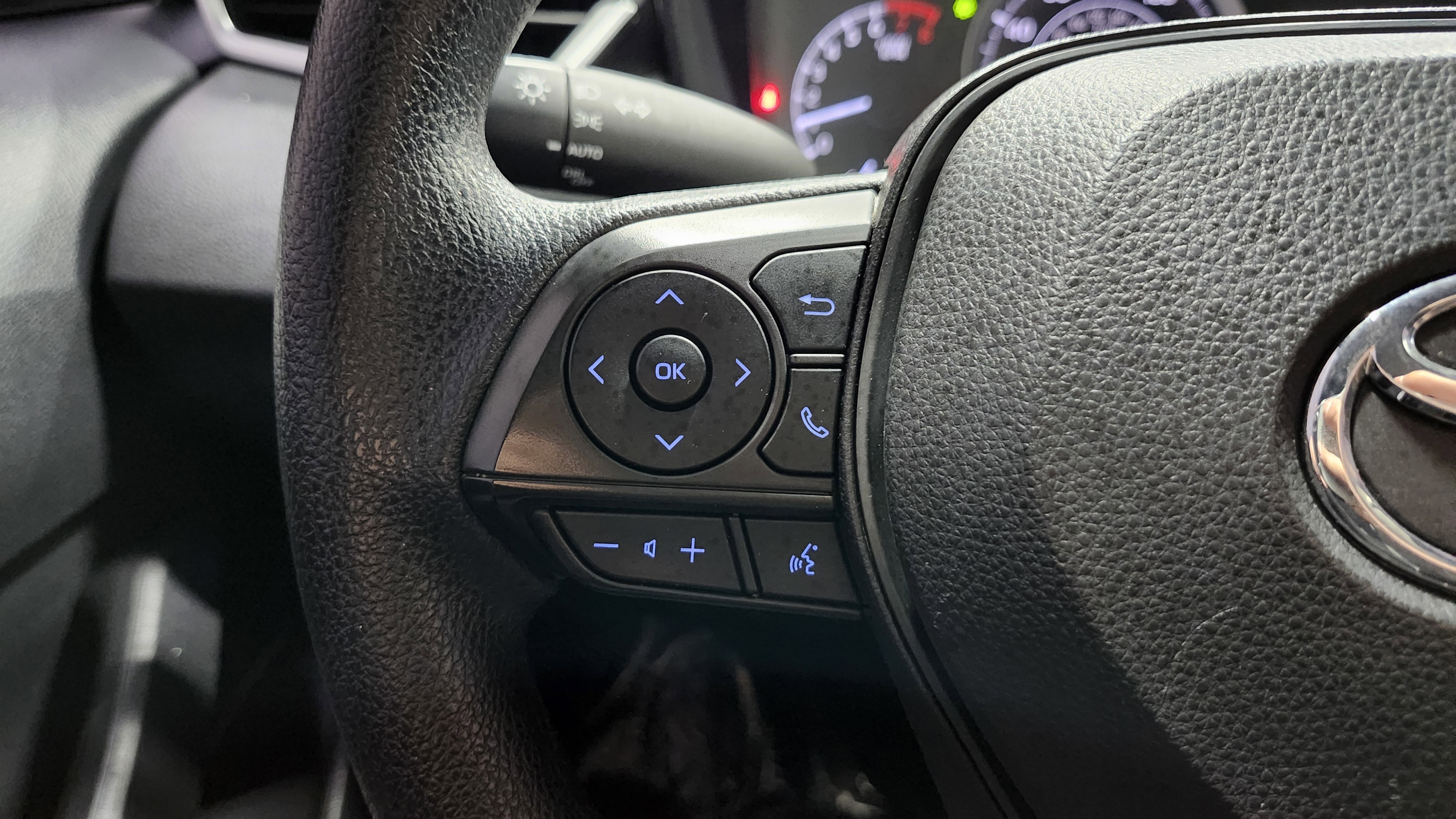 Used 2022 Toyota Corolla LE image 30