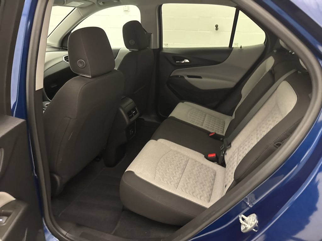 Used 2023 Chevrolet Equinox LS AWD/4WD image 32